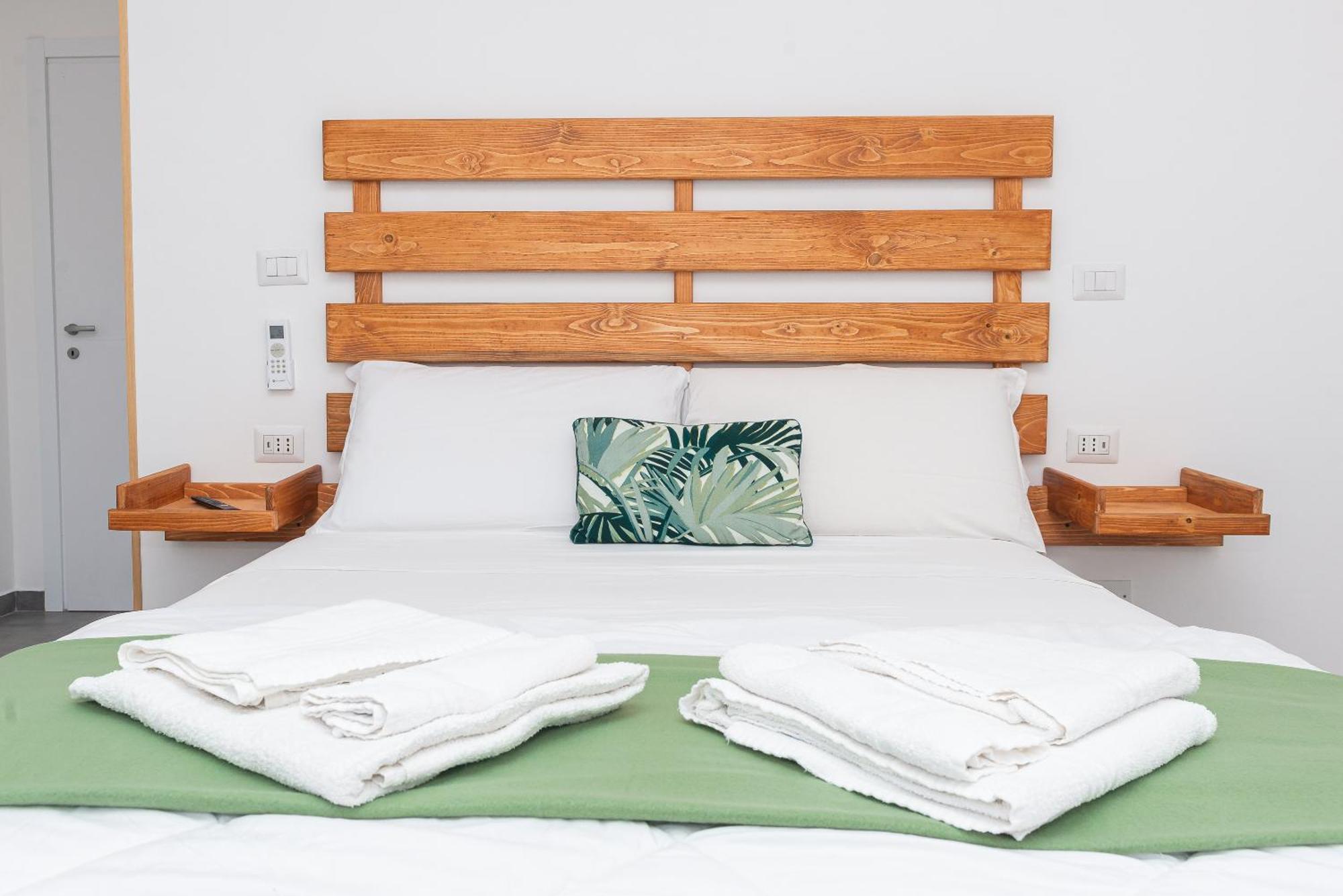 Guest House - Affittacamere Green Apartment - By Faendho Porto Torres Zewnętrze zdjęcie