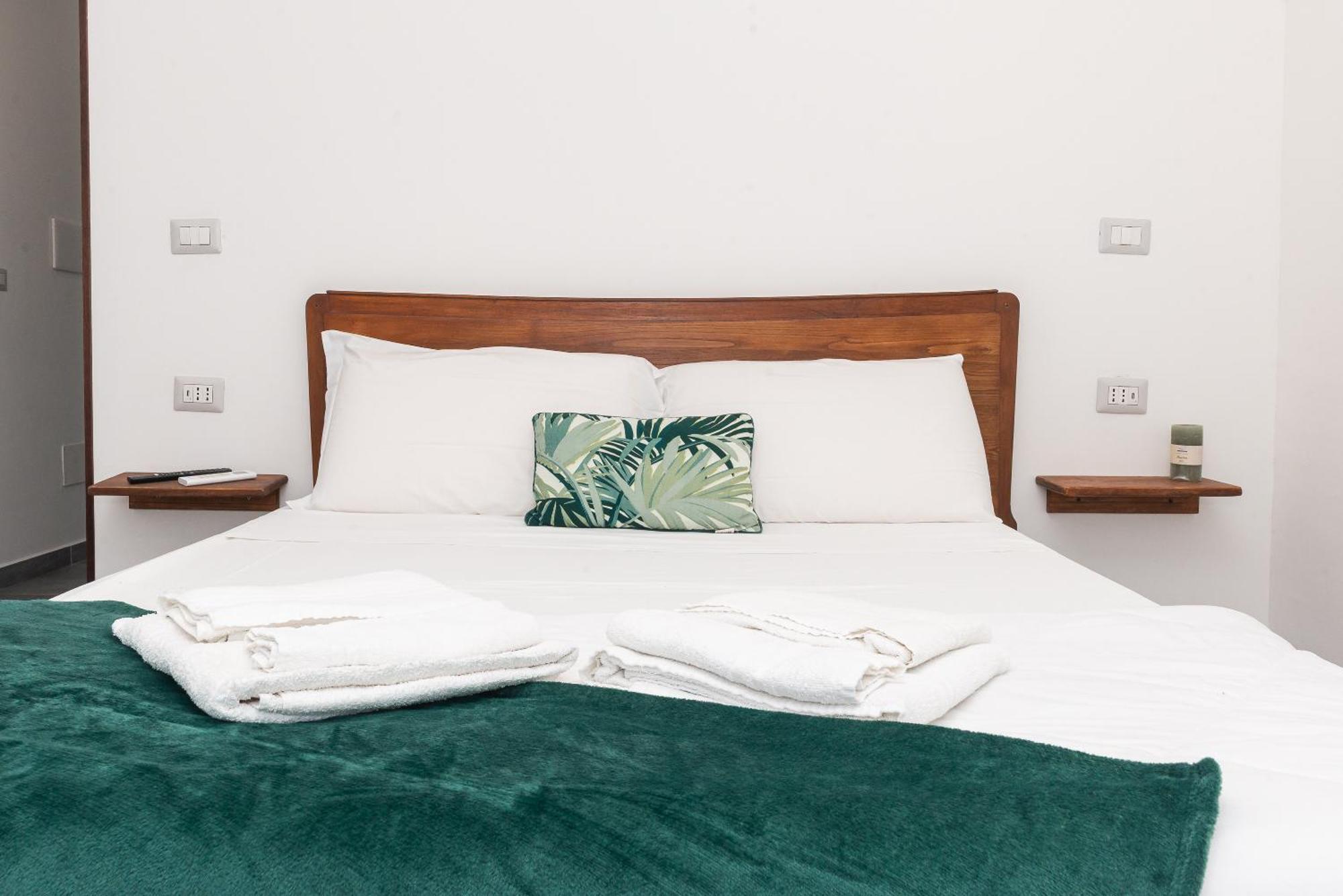 Guest House - Affittacamere Green Apartment - By Faendho Porto Torres Zewnętrze zdjęcie